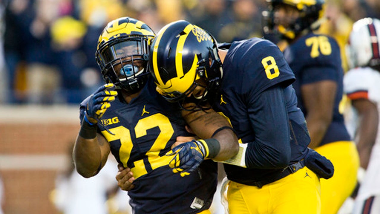 No. 3 Michigan tops Illinois 41-8, tunes up for Michigan St